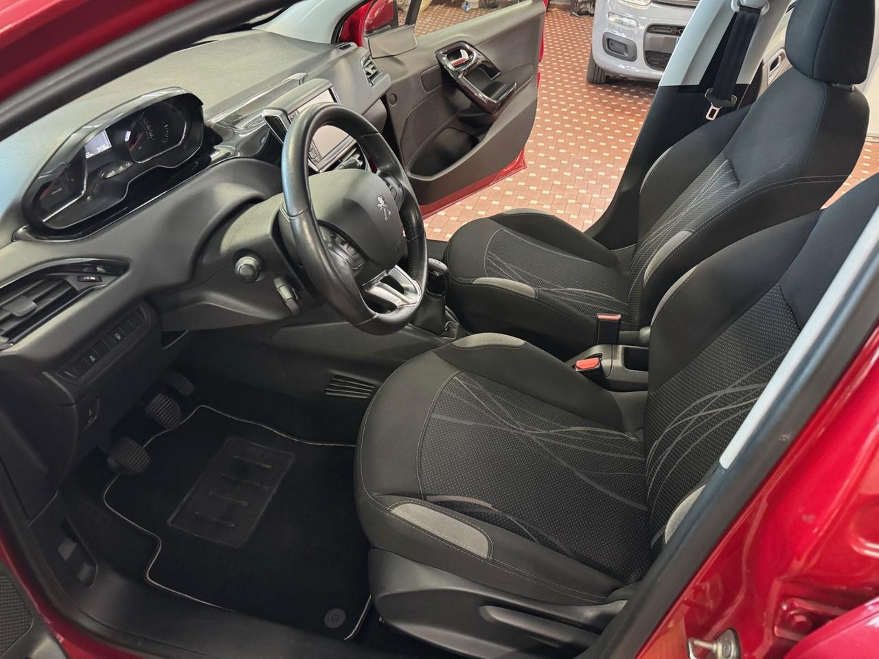 Peugeot 208 PureTech 82 5 porte Allure - IDEALE PER NEOPATENTATI
