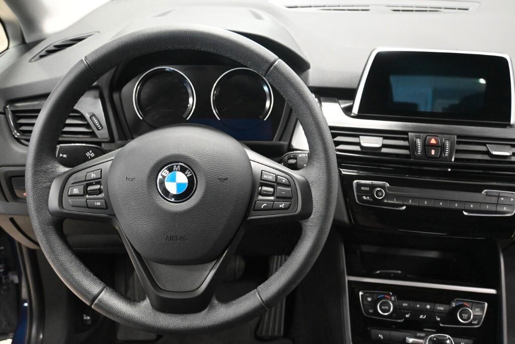 BMW 216D ACTIVE TOURER 116CV STEPTRONIC BUSINESS ADVANTAGE ( FARI LED - PELLE - CRUISE - NAVI - PARK ASSISTANT - TELECAMERA POST. )