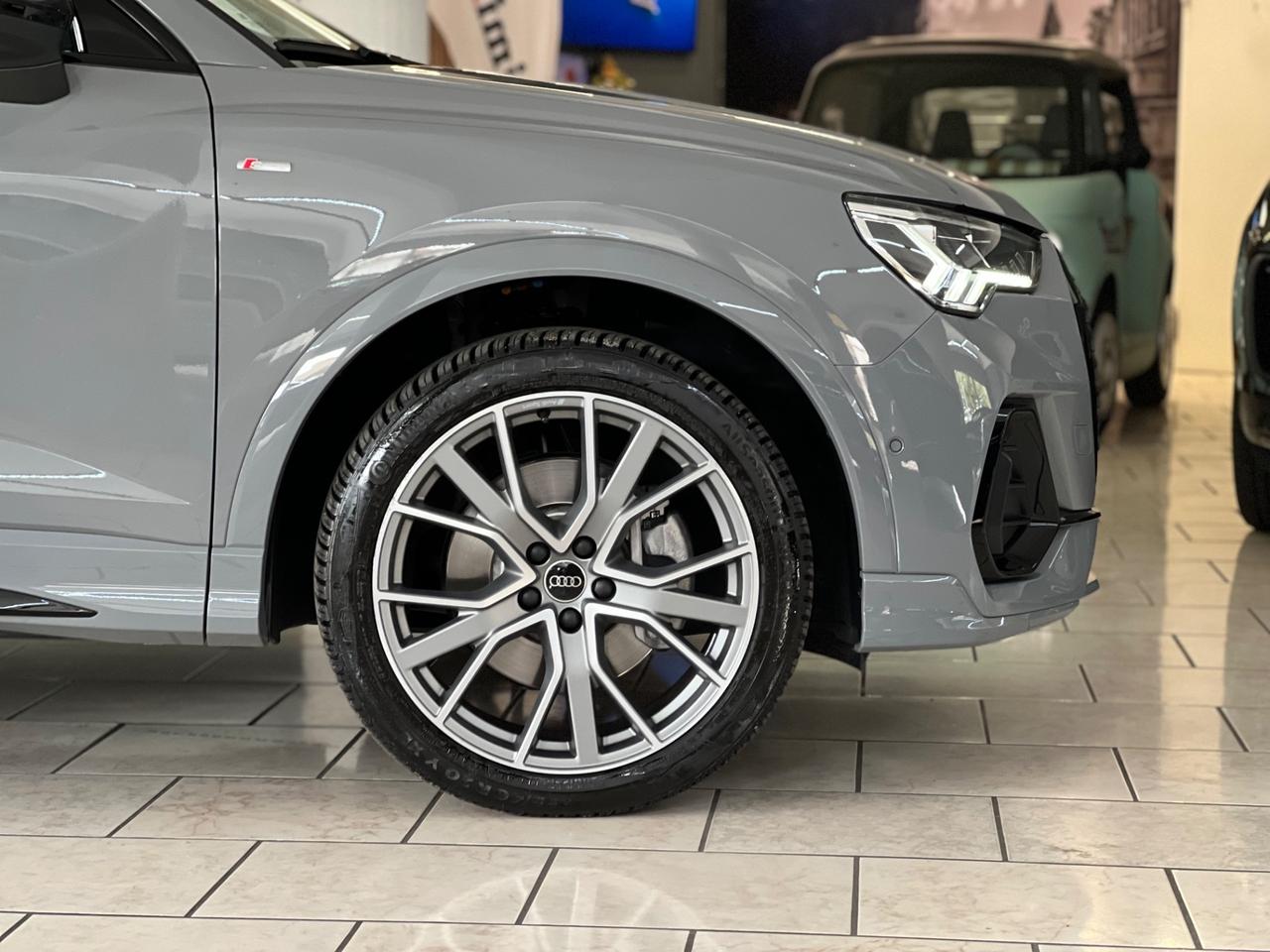 Audi Q3 SPB 40 TDI quattro S tronic Identity Black