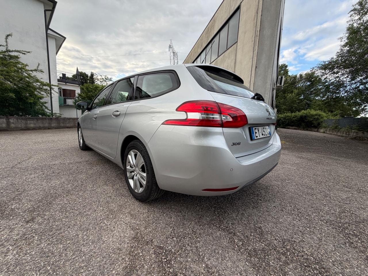 Peugeot 308 BlueHDi 120 S&S EAT6 SW Active