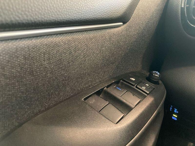 Toyota Yaris Hybrid Trend MY22