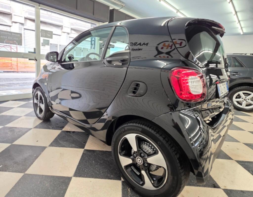 Smart ForTwo EQ elettrica cabrio Passion