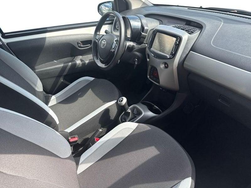 Toyota Aygo Aygo 5p 1.0 x-play my15