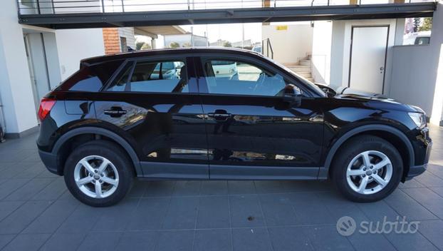 AUDI Q2 30 TDI S tronic Business