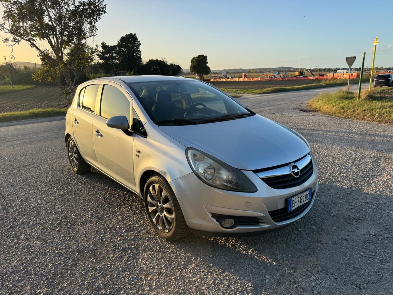 Opel Corsa 1.2 5 porte Cosmo