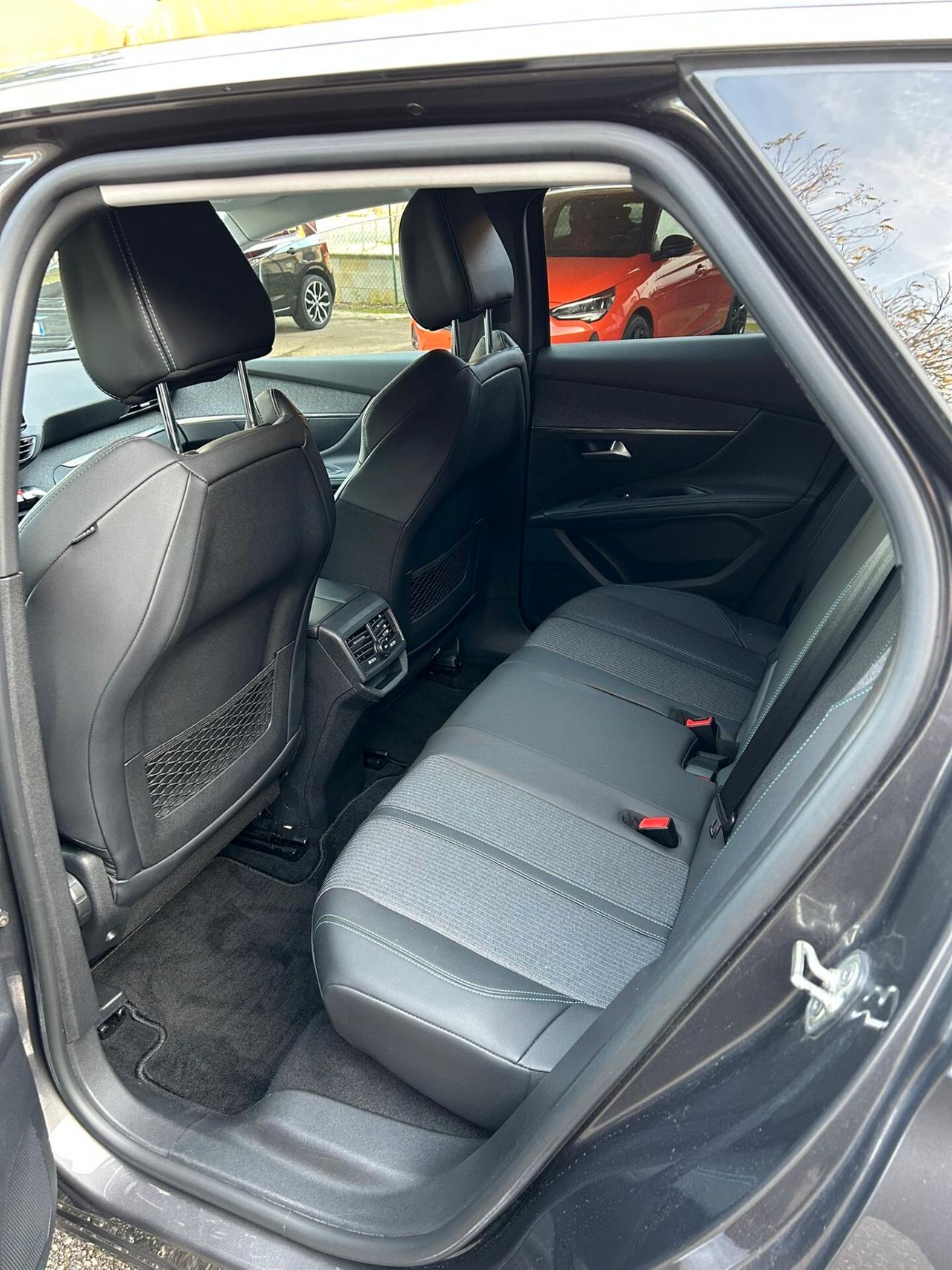 Peugeot 3008 BlueHDi 130 S&S EAT8 Allure Pack