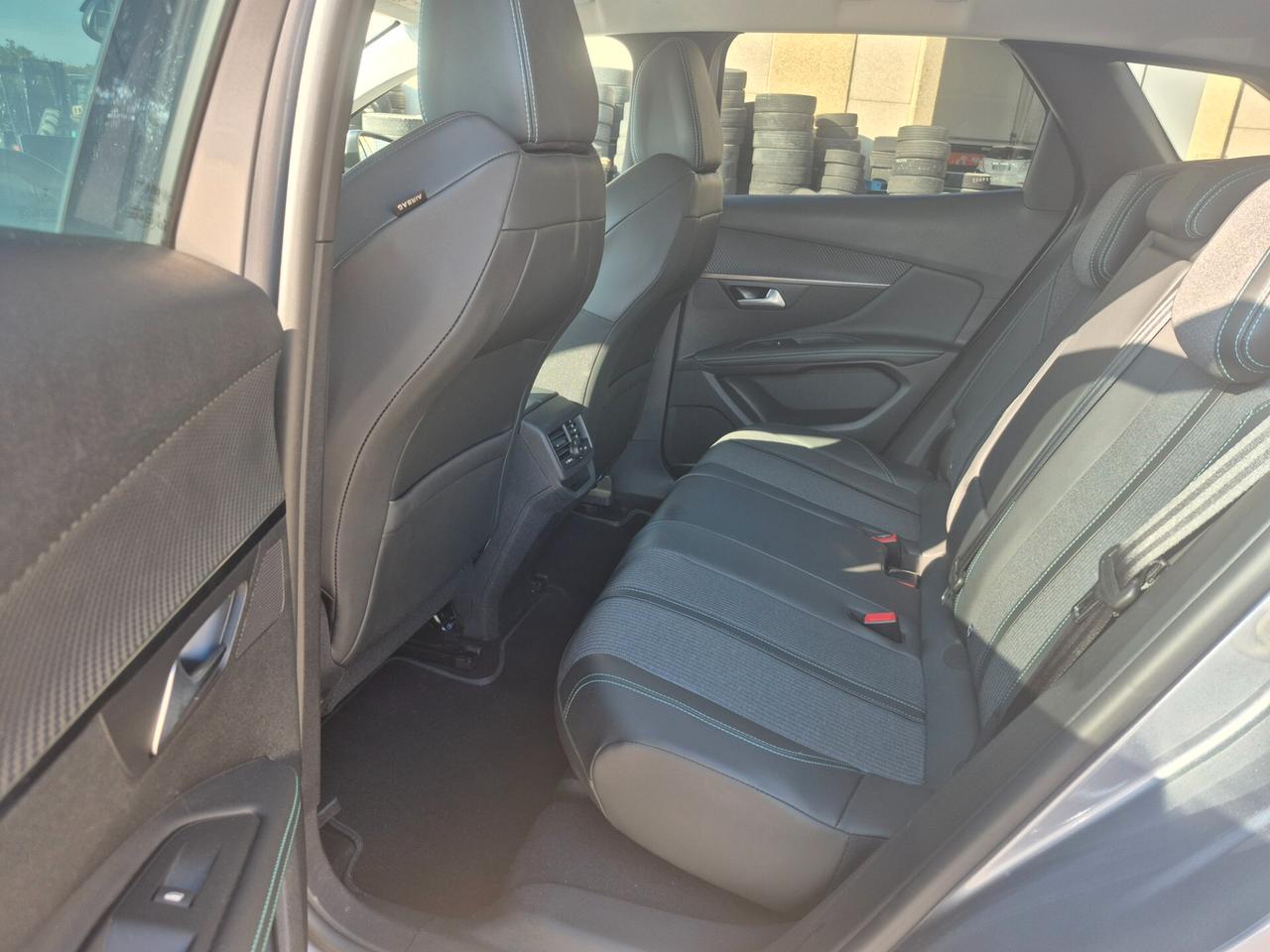 Peugeot 3008 BlueHDi 130 S&S EAT8 Allure