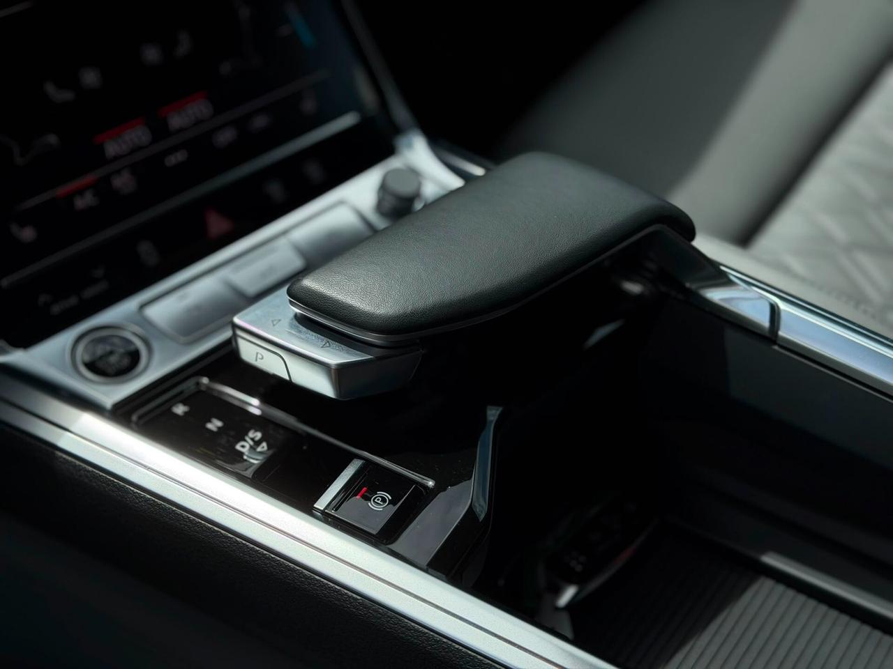 Audi Q8 e-tron 55 quattro S line edition