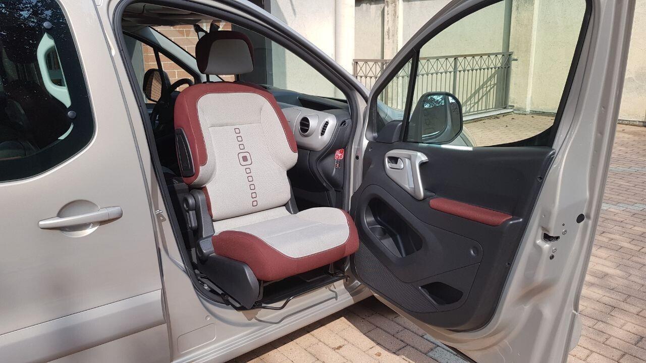 Berlingo trasporto disabili pedana elettrica Rolfi benzina