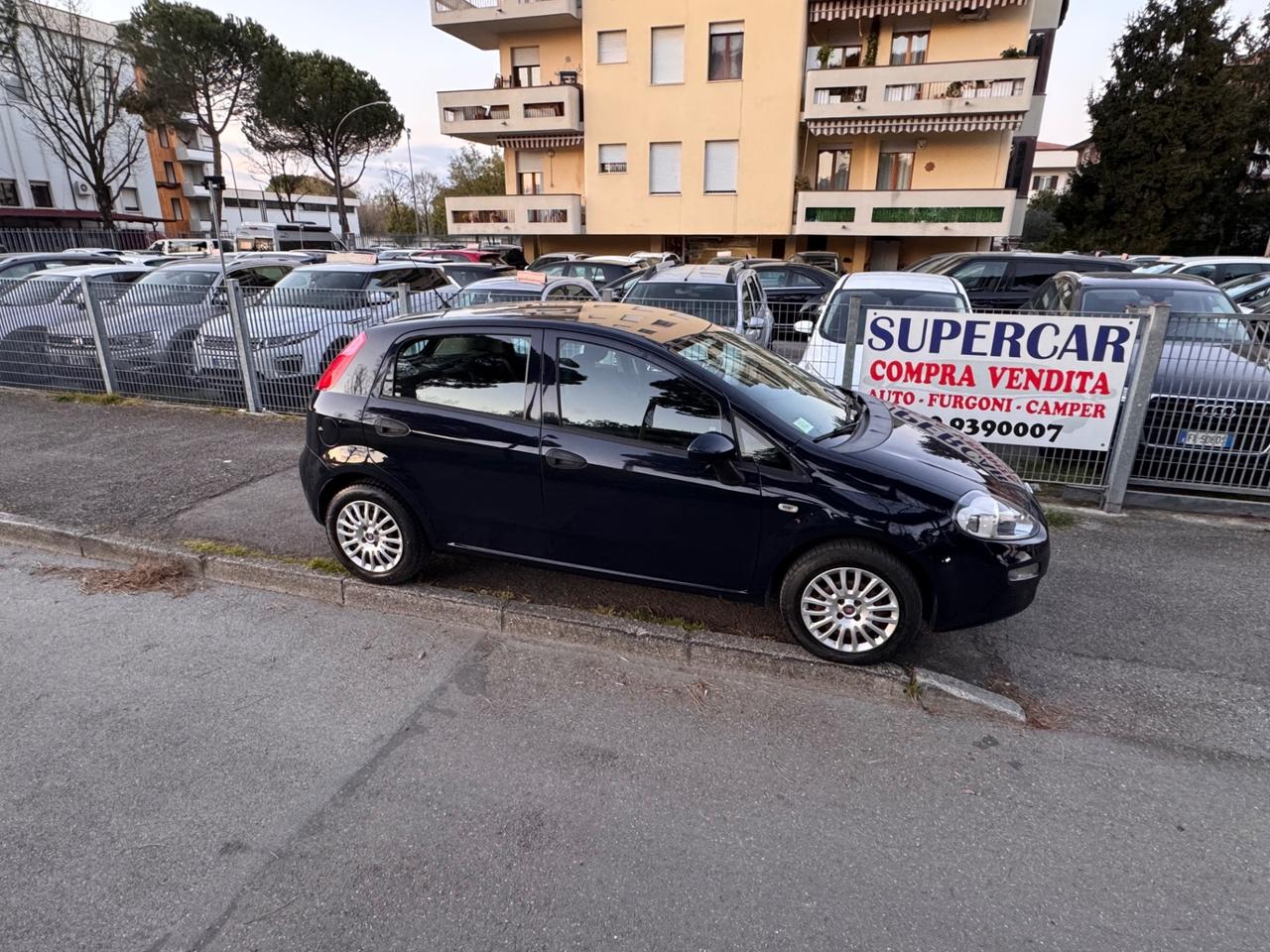 Fiat Punto 1.2 benzina 5P neopaten garanzia 12 mesi