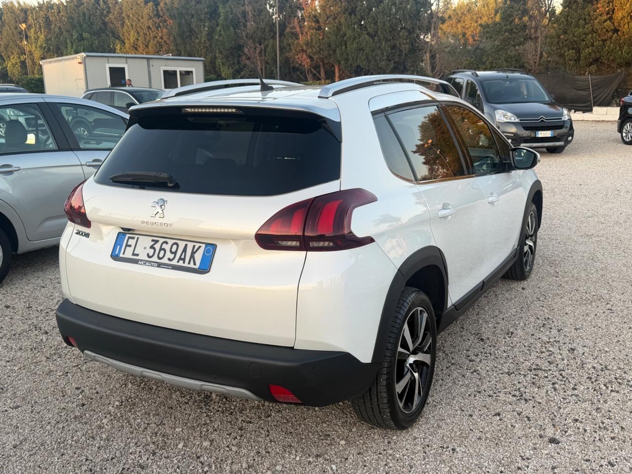Peugeot 2008 BlueHDi 120 S&S Black Matt
