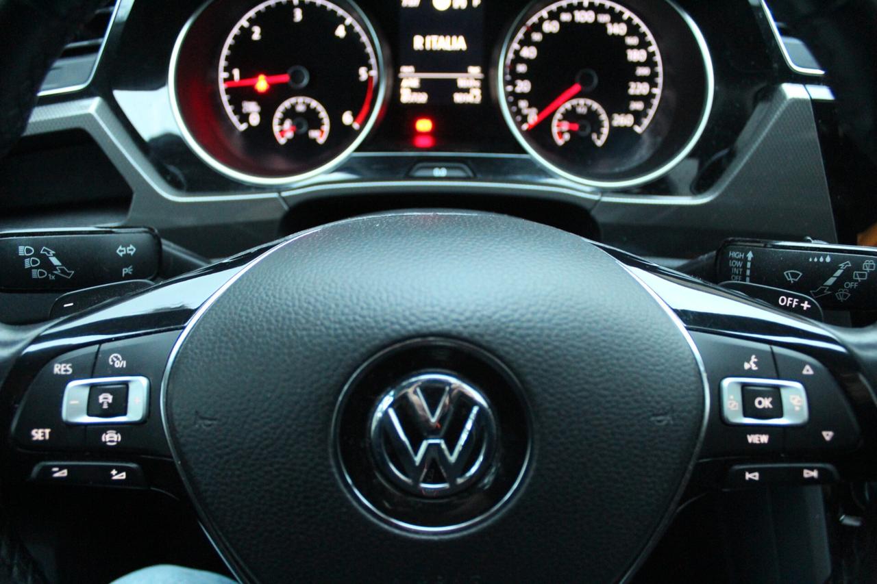 VW Touran 1.6 TDI 115 CV SCR DSG Highline 7 posti