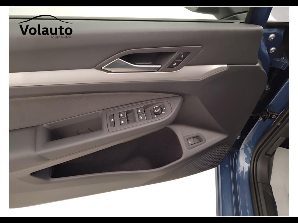 VOLKSWAGEN Golf VIII 2024 - Golf 1.5 tsi ehybrid Life 204cv dsg