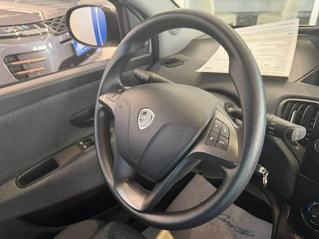 Lancia Ypsilon III 1.0 firefly hybrid Silver s&s 70cv