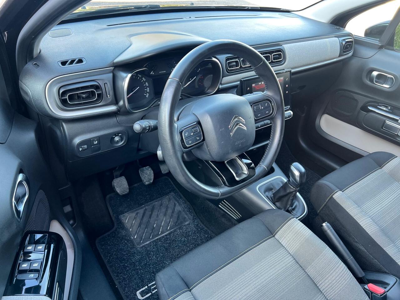 Citroen C3 1.2 puretech Shine 83cv NEOPATENT. NAVI/CAMERA/16;