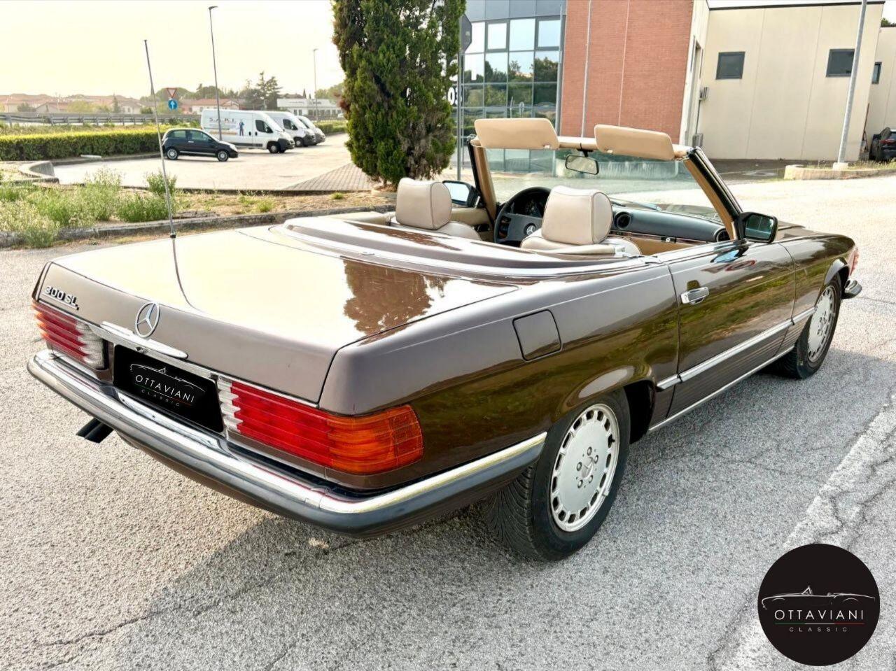 Mercedes SL 300 r107 targa ORO ASI