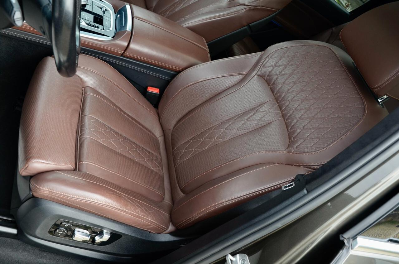 BMW X7 XDRIVE30d INDIVIDUAL COMPOSITION 265cv AUT 7 POSTI, SERVICE BMW, TETTO, HI-FI HARMAN & KARDON, FARI LASER, SOSPENSIONI, PERMUTE