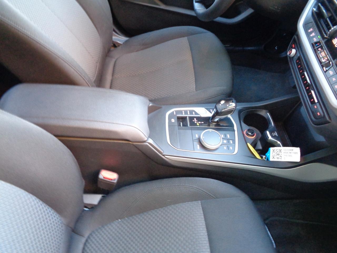 Bmw 116 116d 5p. Business Advantage