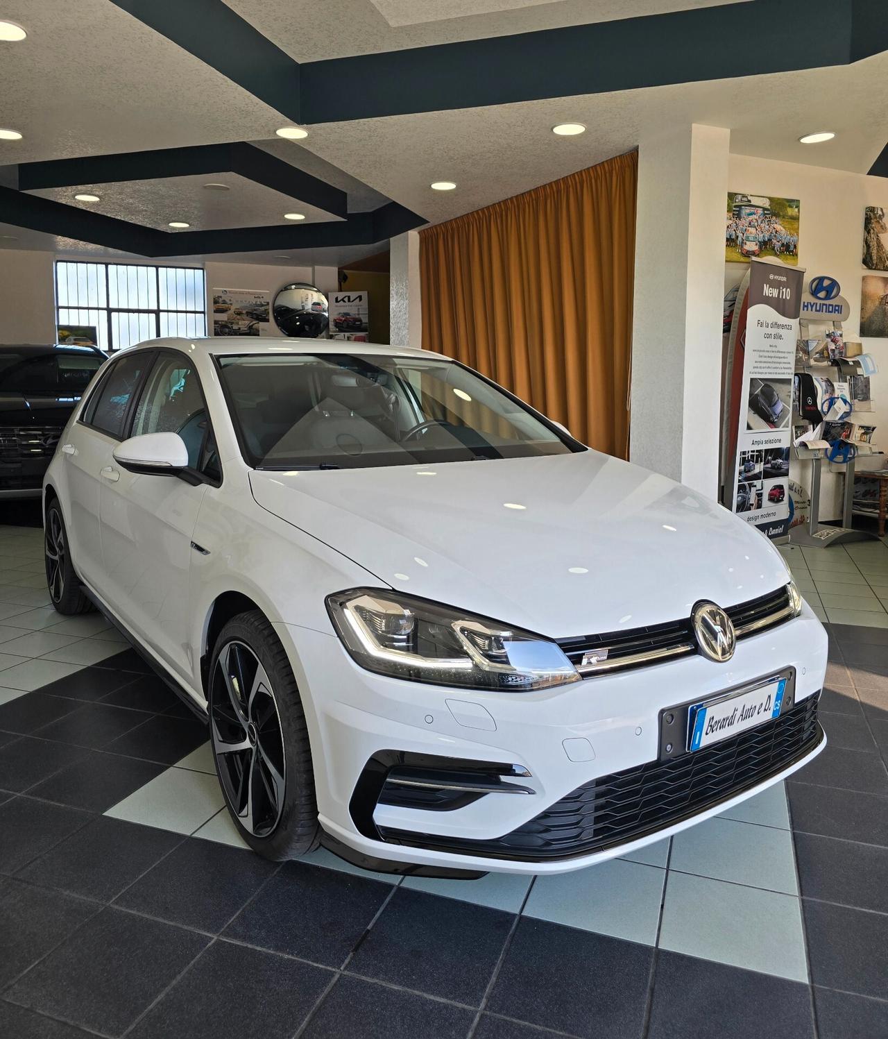 Volkswagen Golf 2.0 TDI R Line