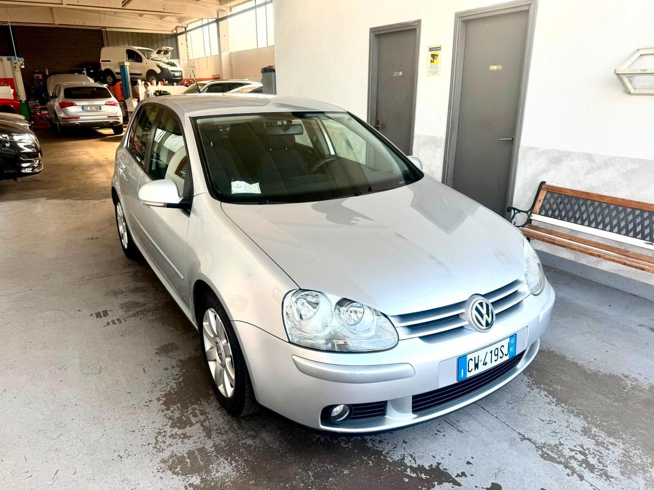 Volkswagen Golf 1.6 16V FSI 5p. Sportline