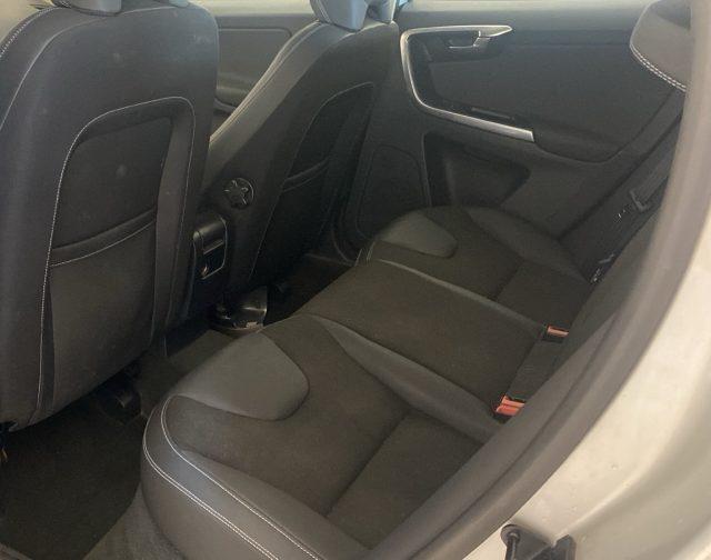 VOLVO XC60 2.4 d4 (d3) Momentum awd 163cv geartronic