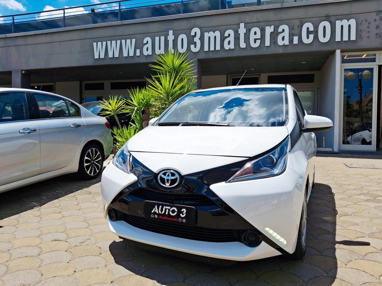Toyota Aygo 1.0 VVT-i 69 CV 5 porte x-business