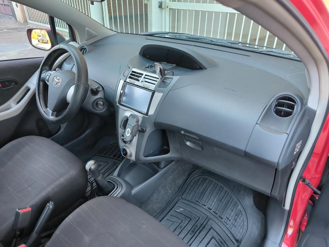 Toyota Yaris 1.0 5 porte Sol