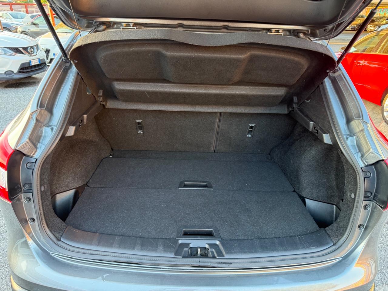 Qashqai 1.5 dCi Tekna-unipro( 58 mila km )-rate-garanzia