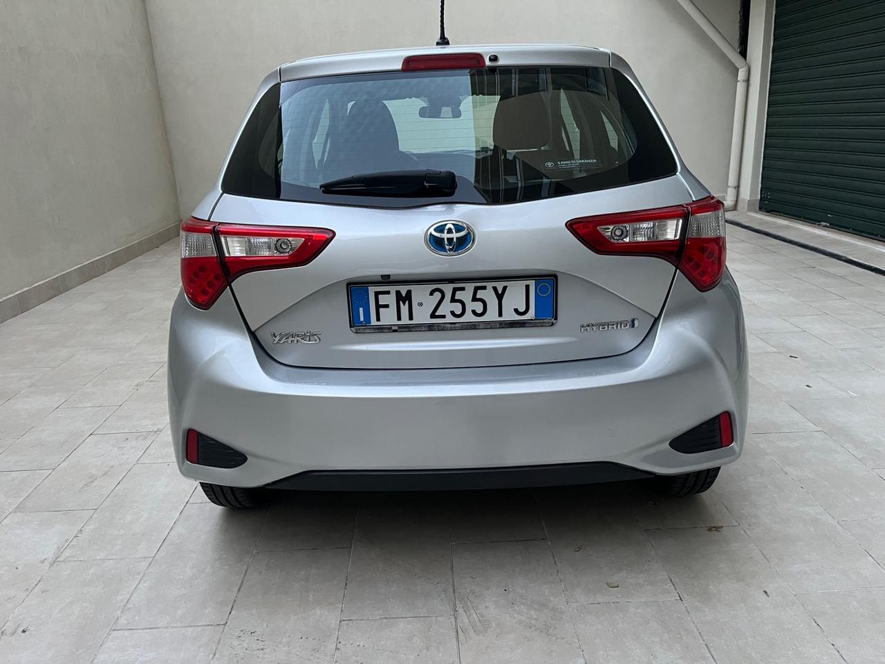 Toyota Yaris 1.5 Hybrid 5 porte Business