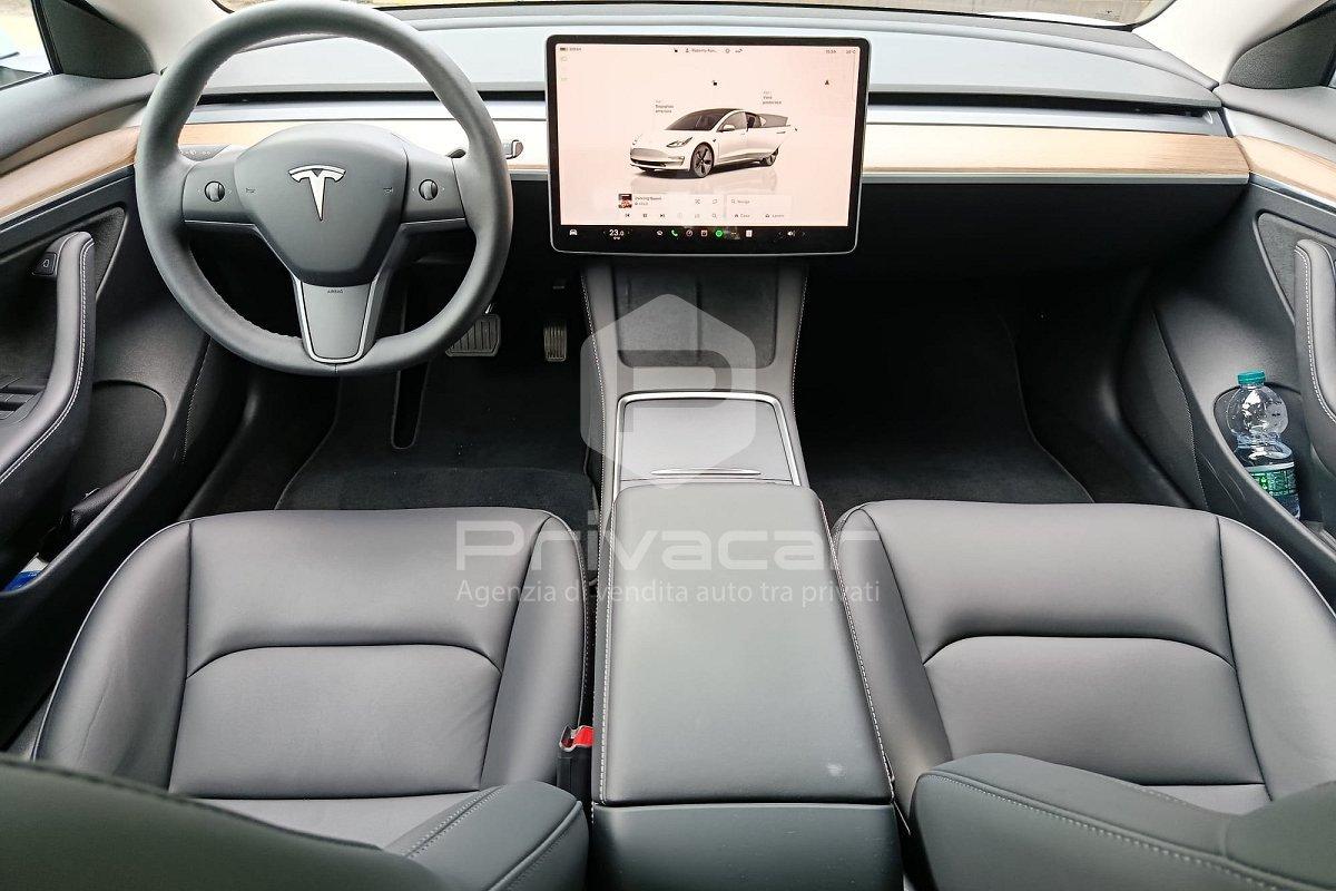 TESLA Model 3 RWD