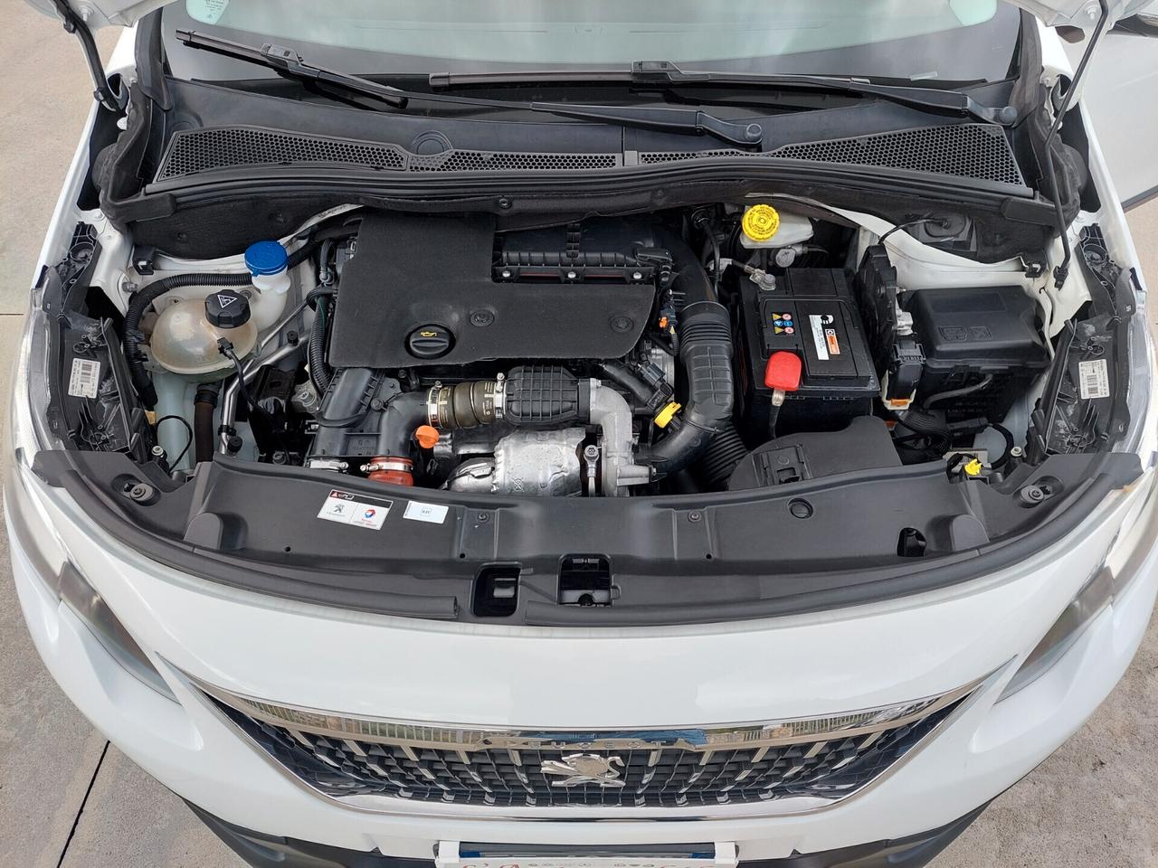 Peugeot 2008 BlueHDi 100cv Allure