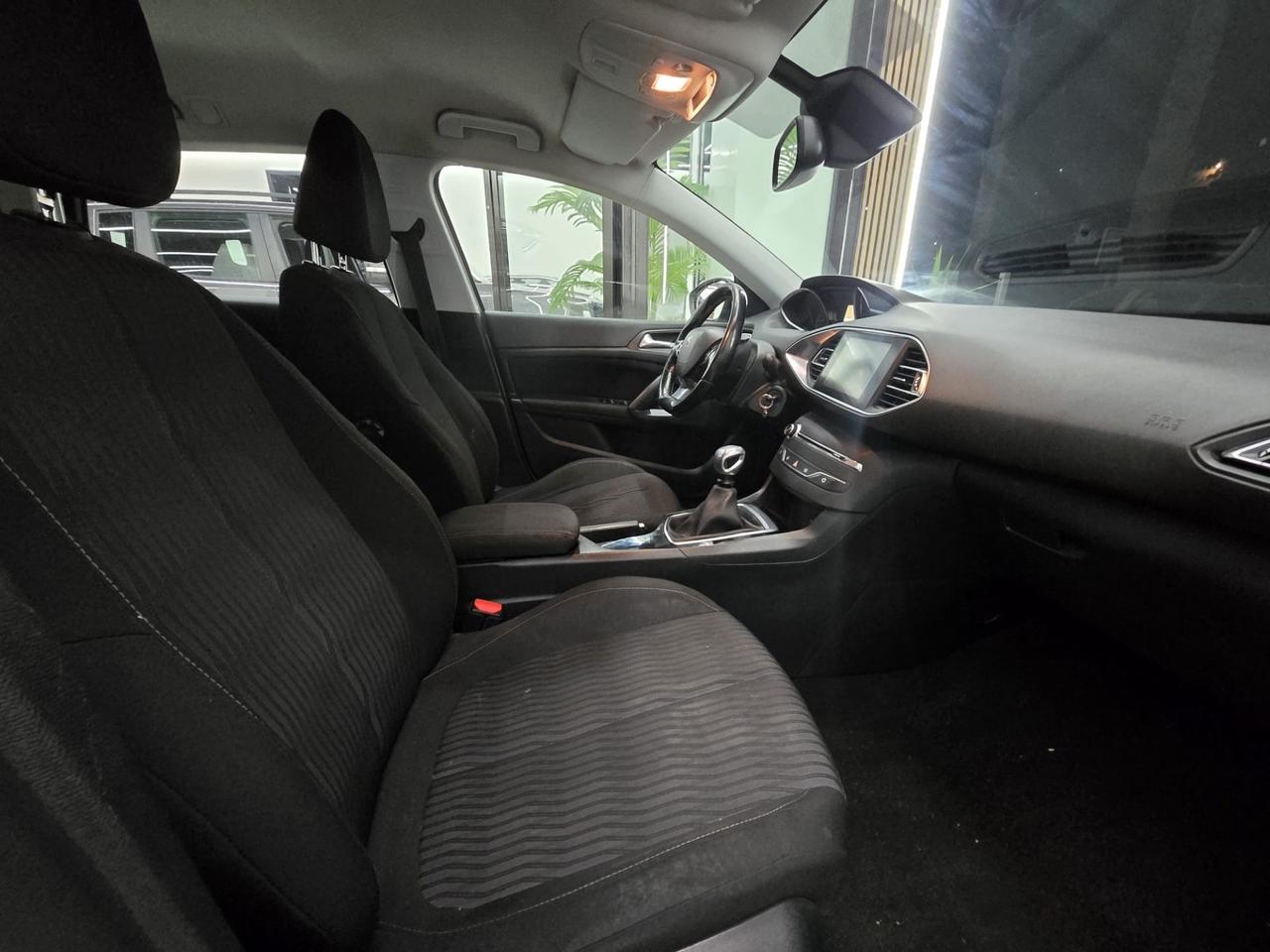 Peugeot 308 BlueHDi 120 S&S SW Business