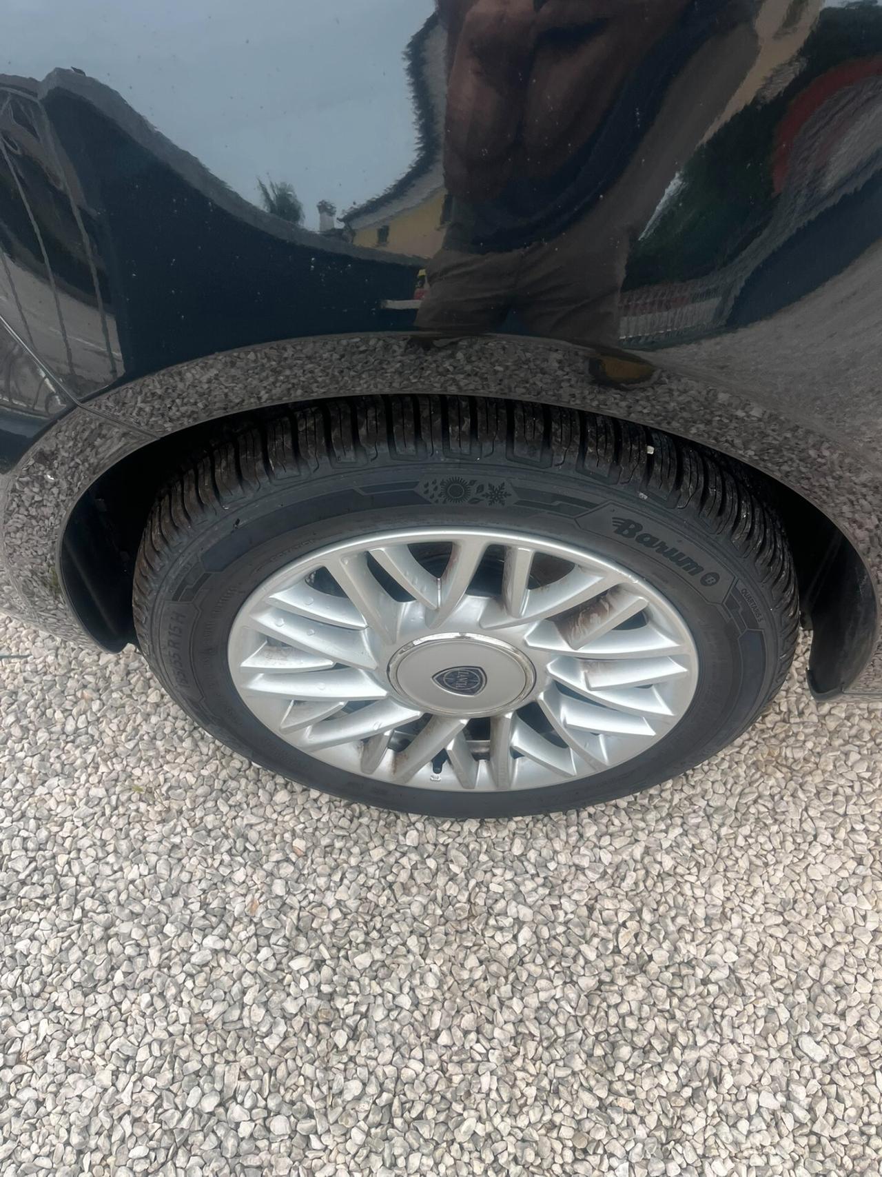 Lancia Ypsilon 1.2 69 CV 5 porte Gold