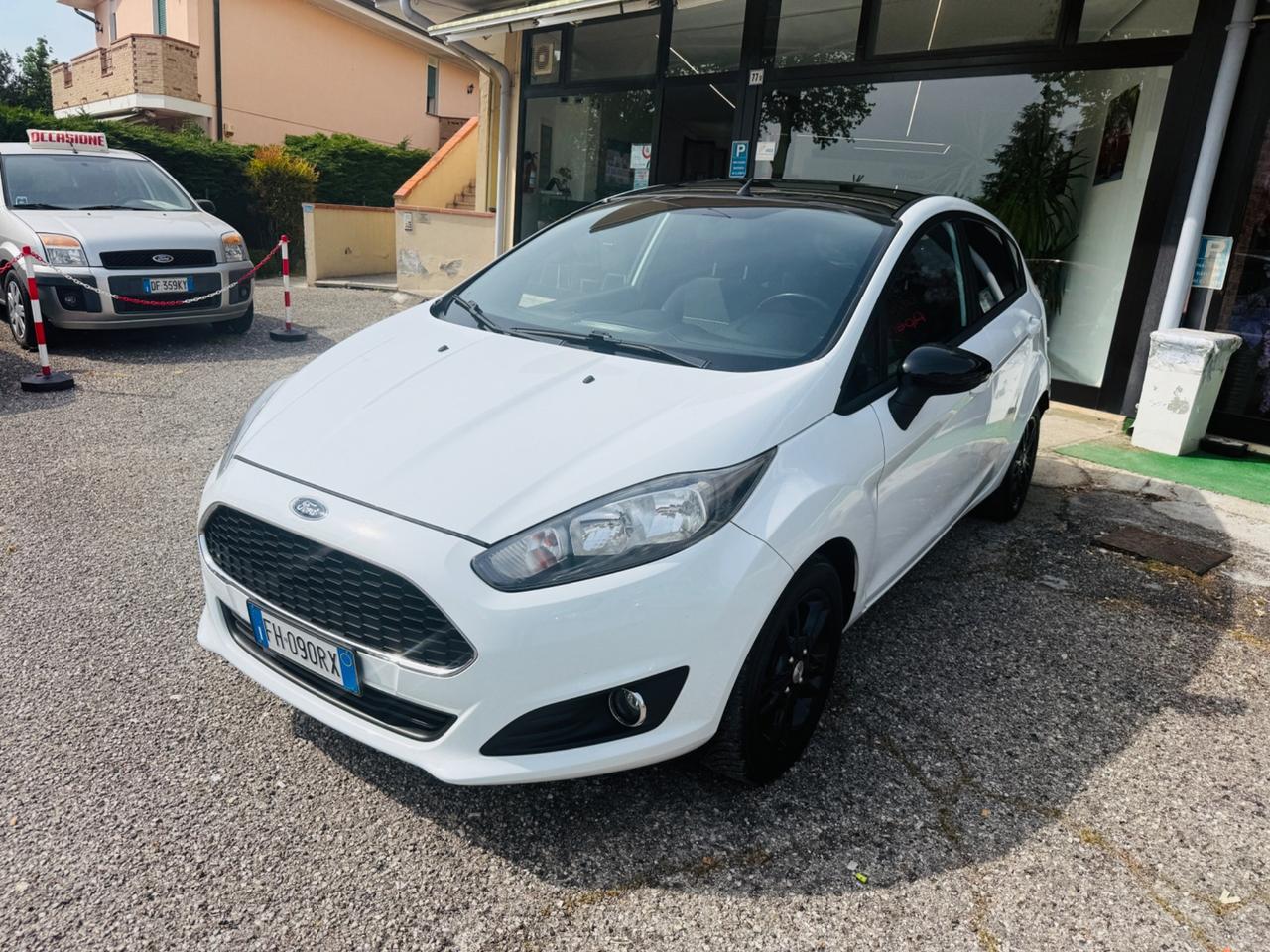 Ford Fiesta 1.2 B/GPL 82CV Black & White Edition