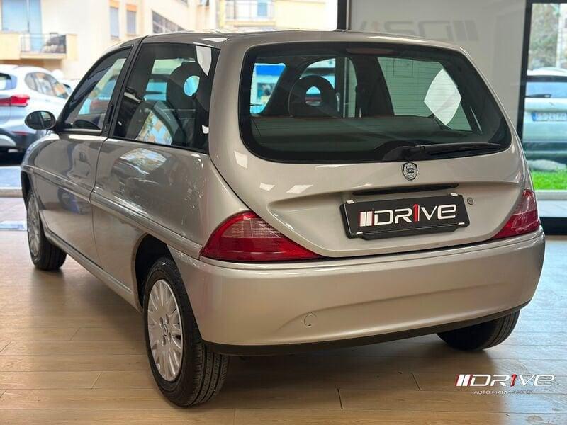 Lancia Y 1.2i cat Elefantino Blu