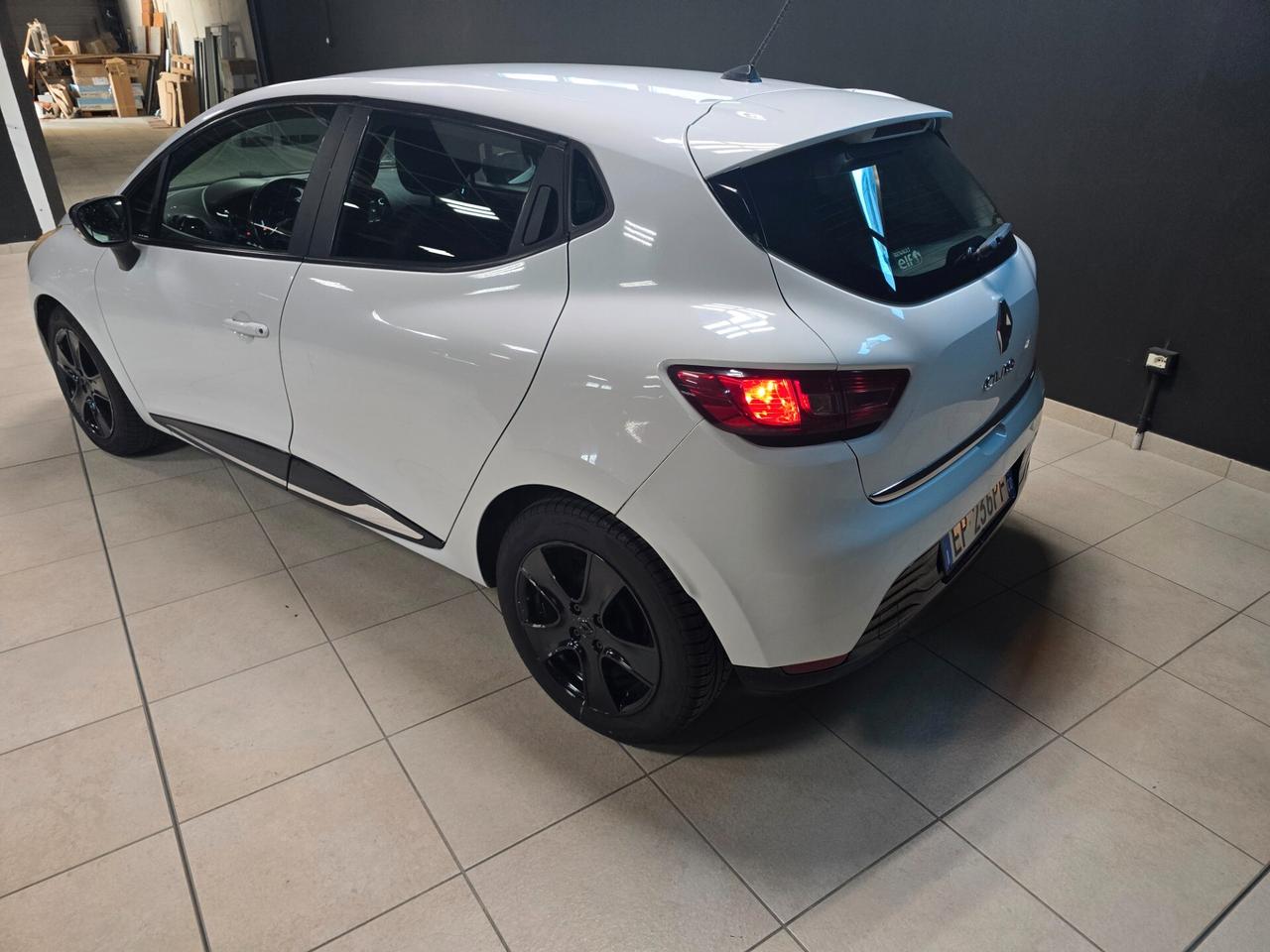 Renault Clio 1.2 75CV 5 porte Wave