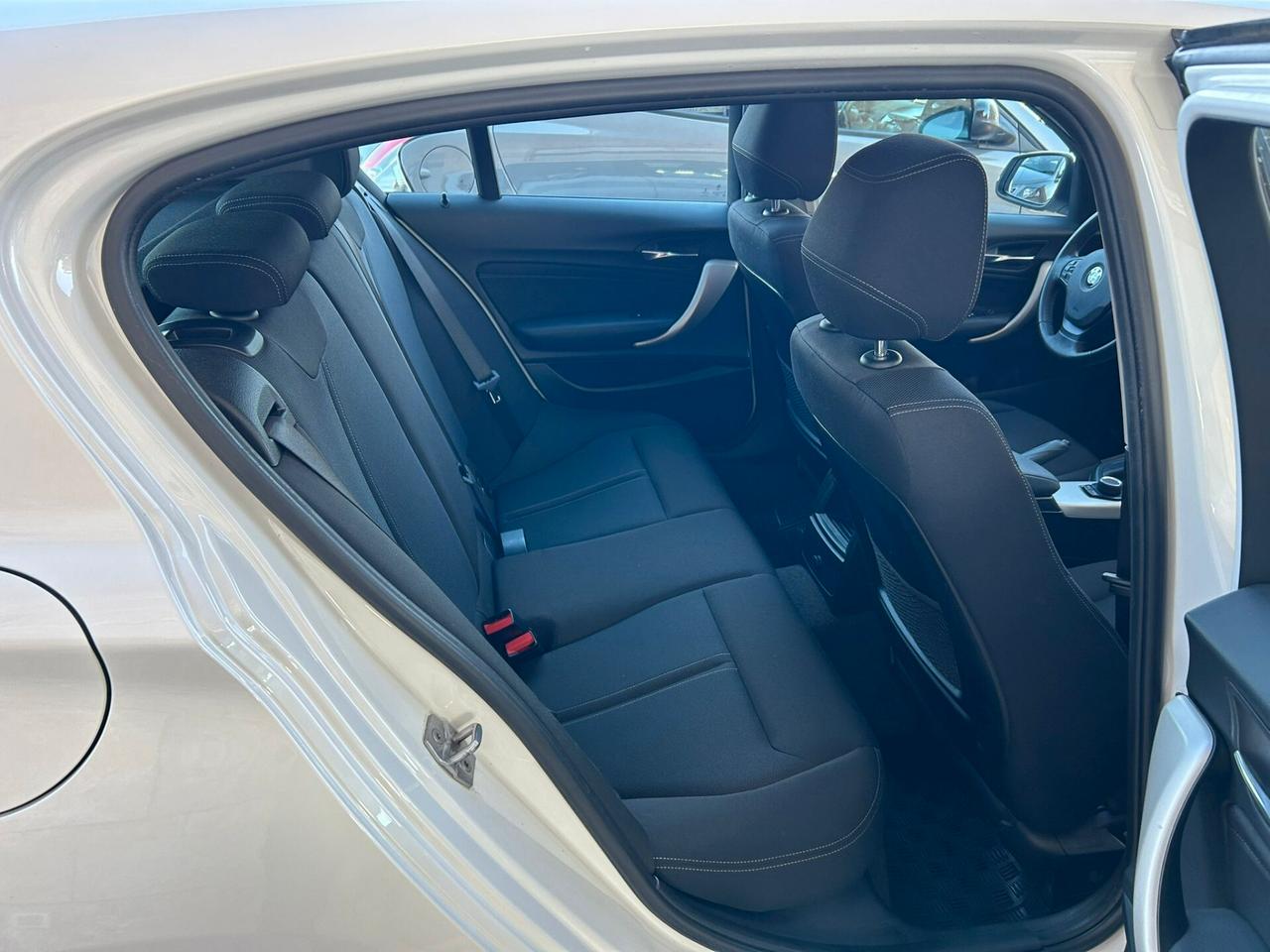 Bmw 114 114d 5p. Advantage
