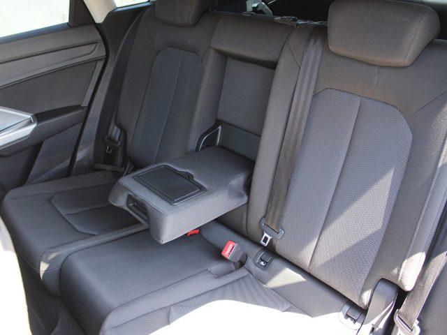 AUDI Q3 35 TFSI Business