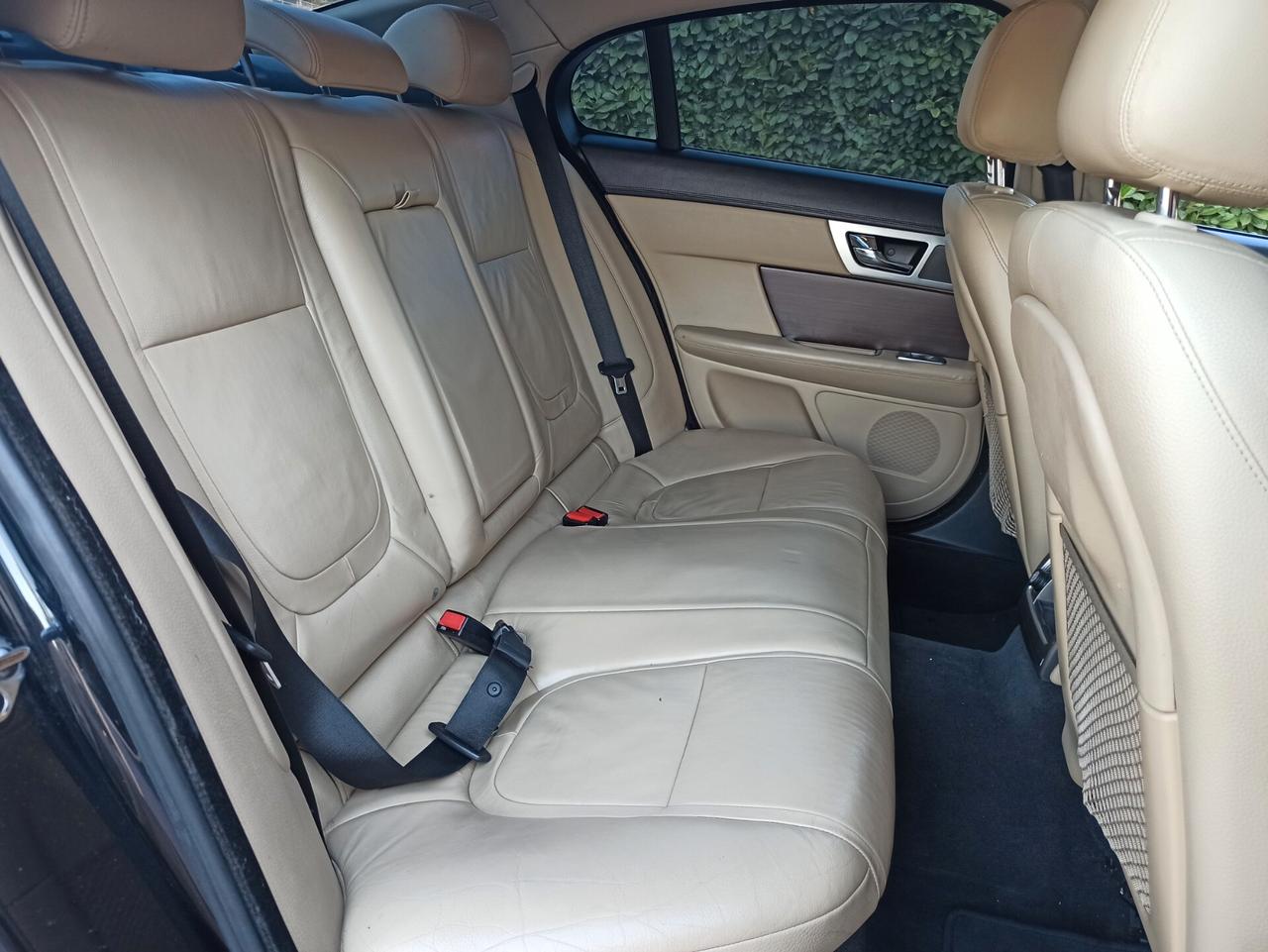 Jaguar XF 3.0 DS V6 Luxury