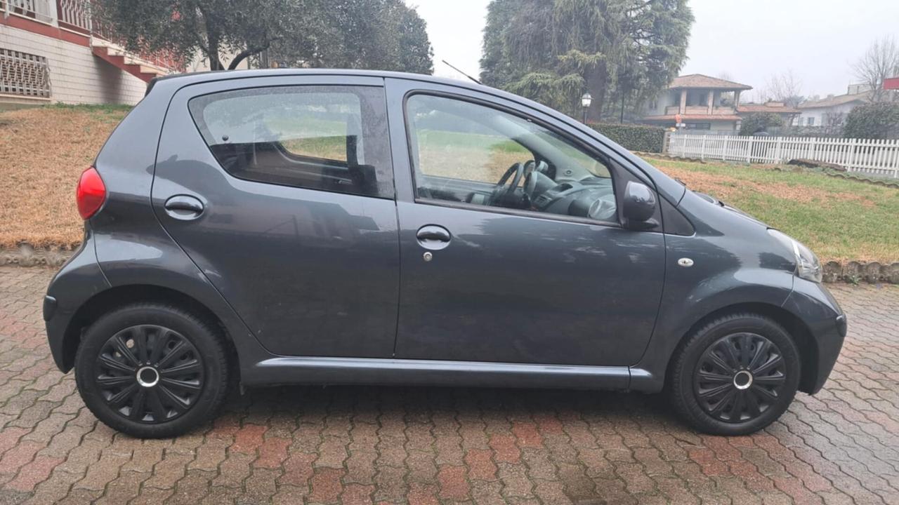 Toyota Aygo 1.0 12V VVT-i 5 porte