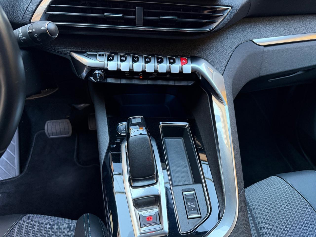 Peugeot 3008 3008 1.6 hybrid phev Allure Pack 225cv e-eat8