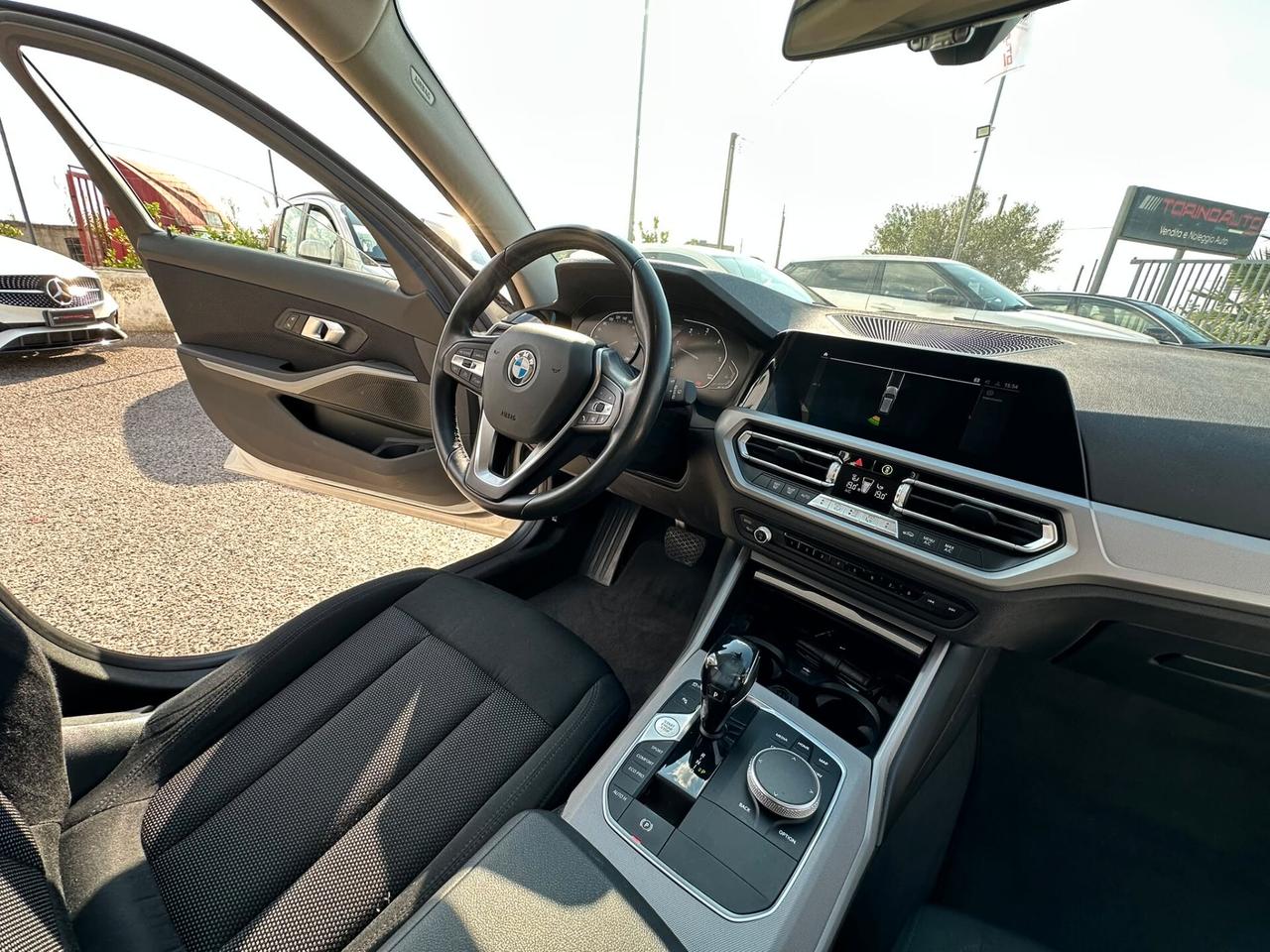 Bmw 318d 48V Touring Business Advantage