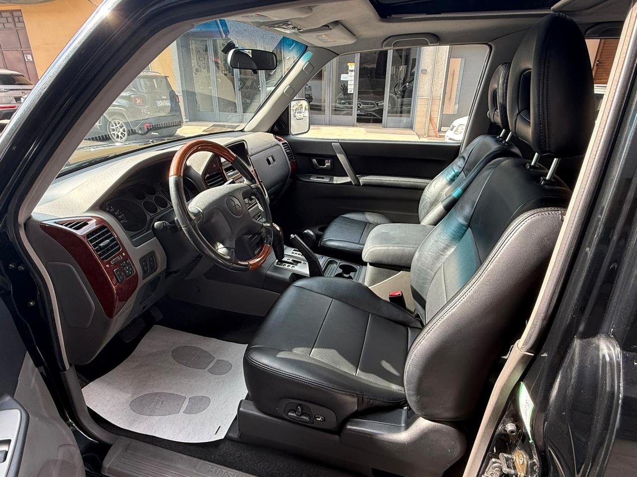 Mitsubishi Pajero 3.2 16V DI-D 3p. Tetto + pelle+ sedili elettrci+ gancio traino