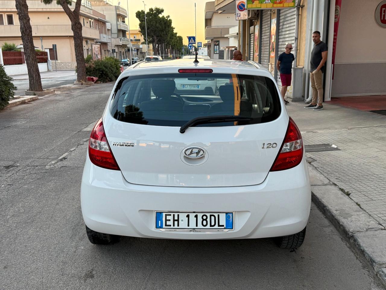 Hyundai i20 1.2 5P. SOLI KM 88.000 - 2012