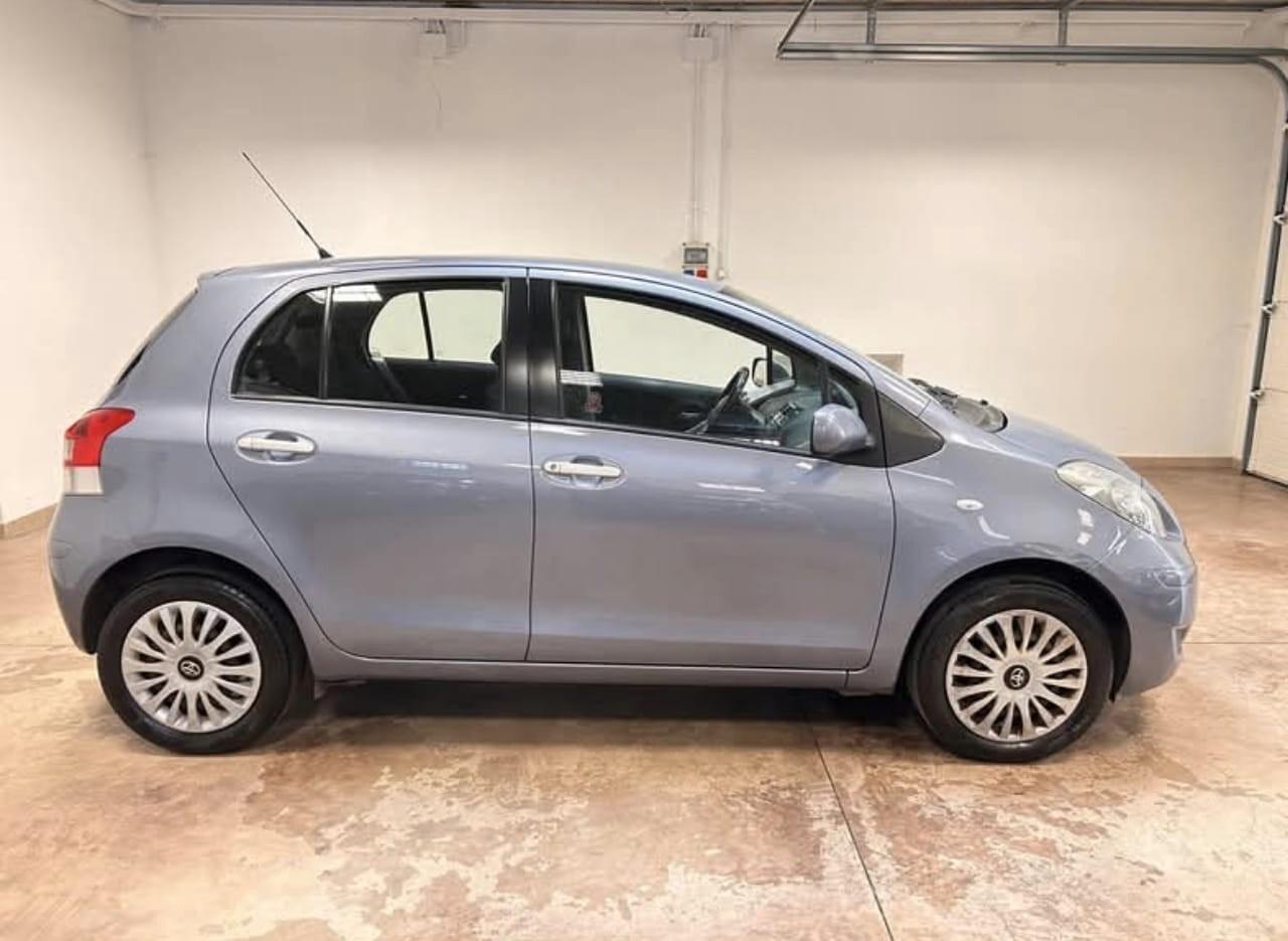 Toyota Yaris 1.0 5 porte Luxury pack