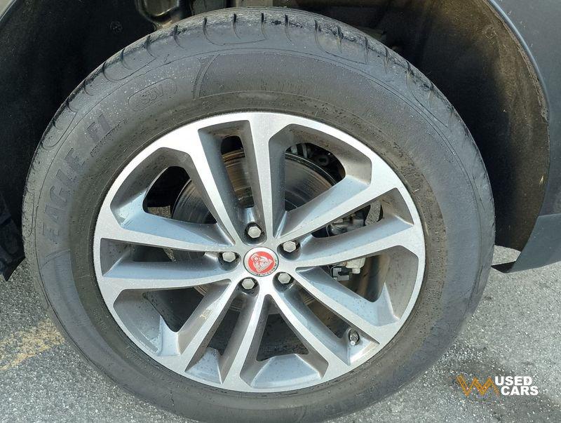 Jaguar F-Pace F-Pace 2.0 D 180 CV AWD aut. Chequered Flag