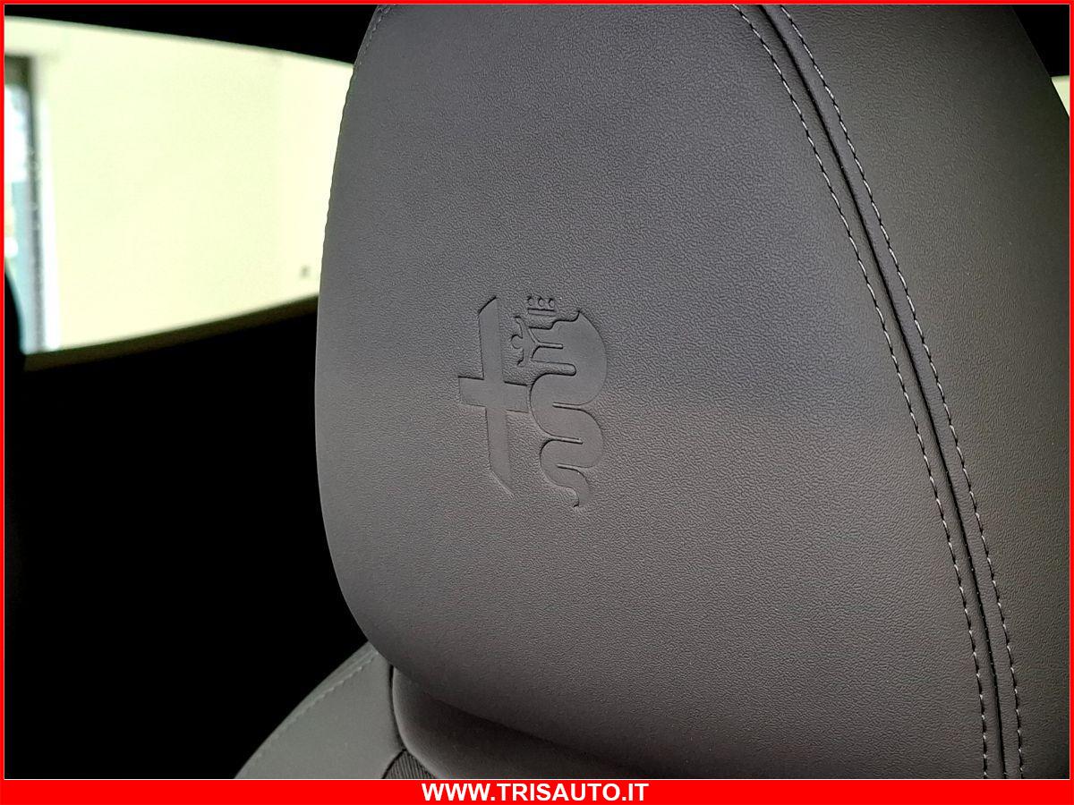 ALFA ROMEO Junior 1.2T Hybrid eDCT6 145cv Speciale NEOPATENTATI IVATA
