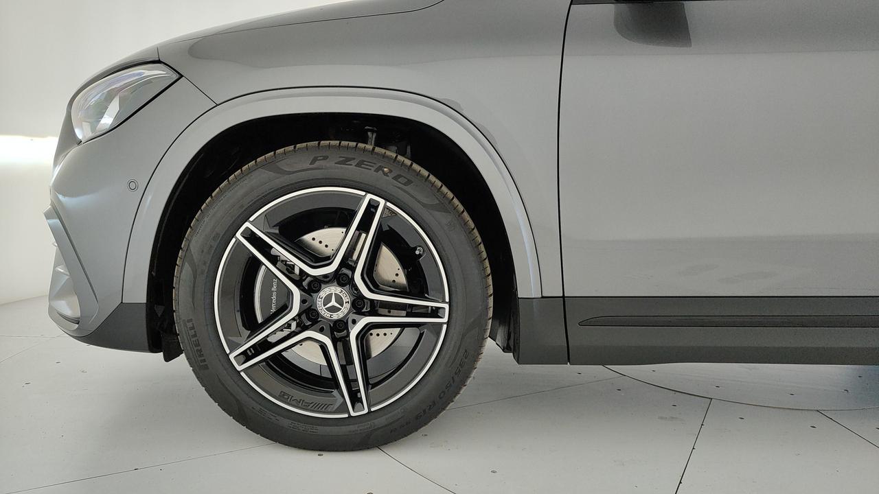 Mercedes-Benz GLA 200 d automatic