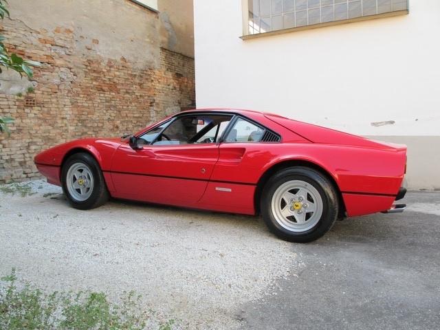 Ferrari 208 V8 CARBURATORI-AUTO RARISSIMA