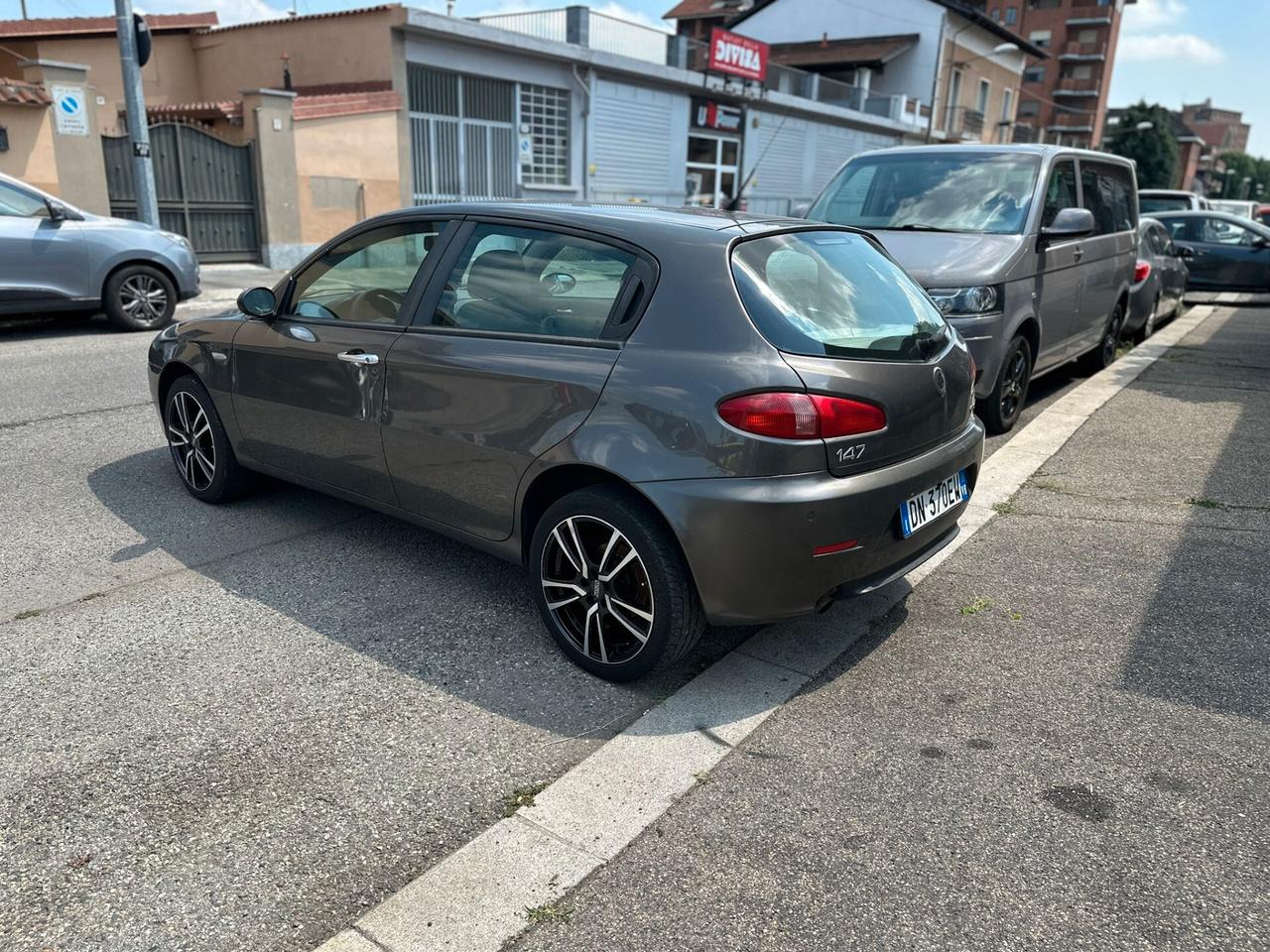 Alfa Romeo 147 1.6 16V TS (105) 5 porte Black Line